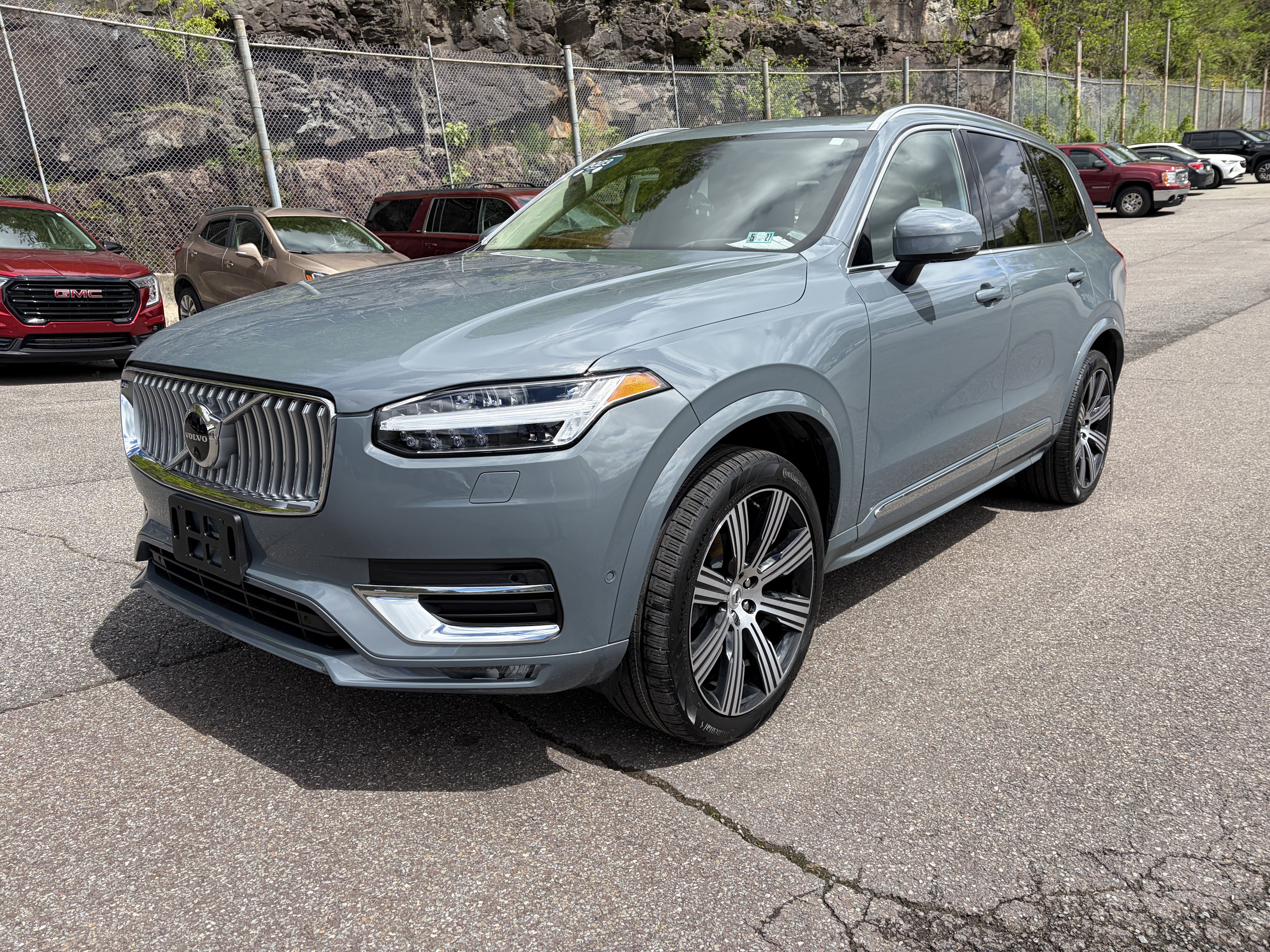 2023 Volvo XC90 B6 Ultimate 7-Seater in Gray — front three-quarter view